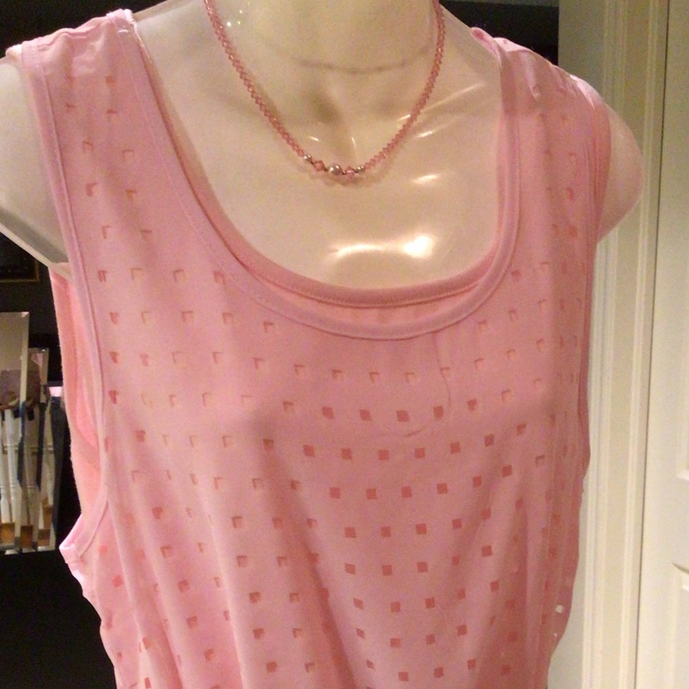 🛍2 for $35🛍⬇️price dropped NWOT 2 piece pink tank top